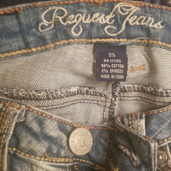 LIGHT WASH RIPPED REQUEST JEANS - Picture 3 of 3